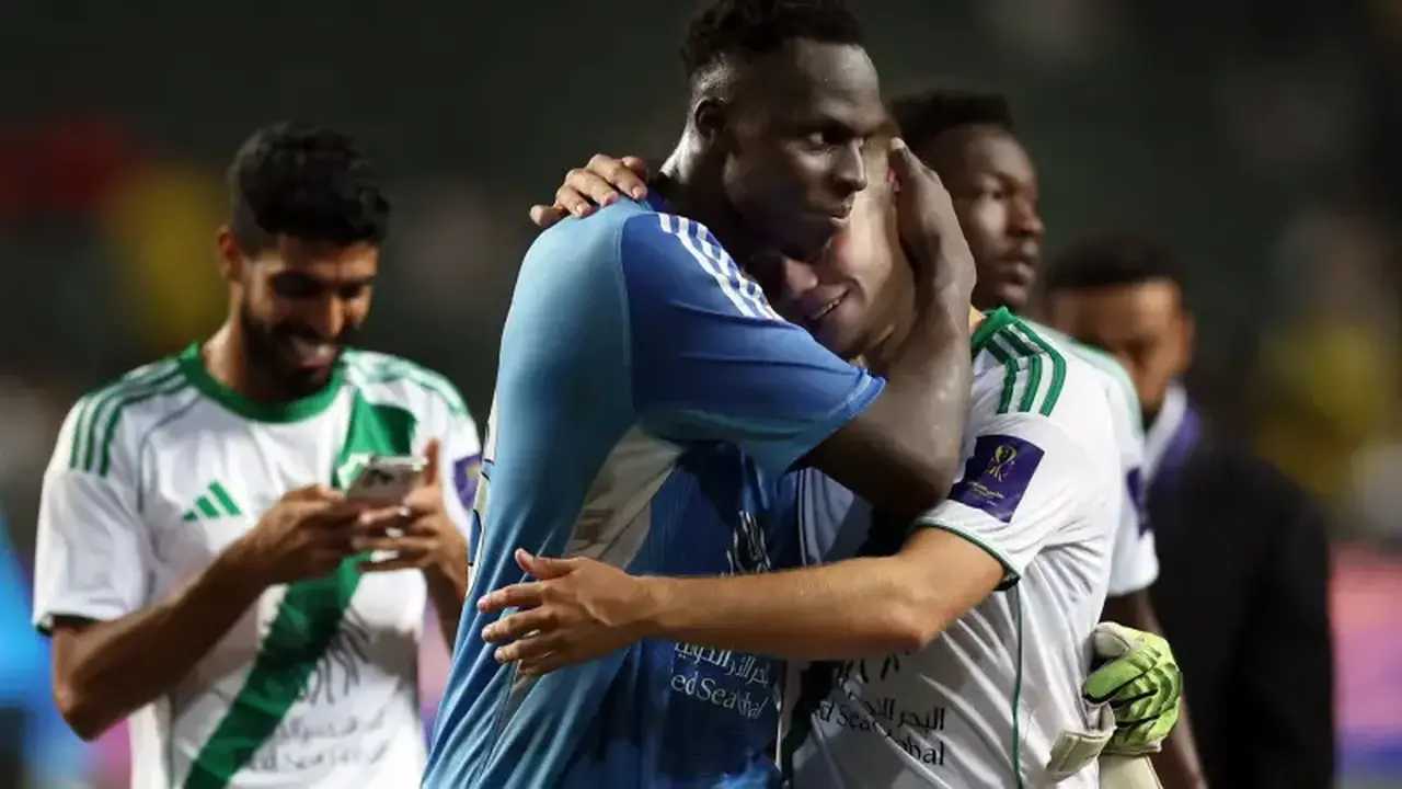 القنوات الناقلة لمباراة الأهلي والاتحاد في دوري روشن السعودي وموعد المواجهة المنتظرة